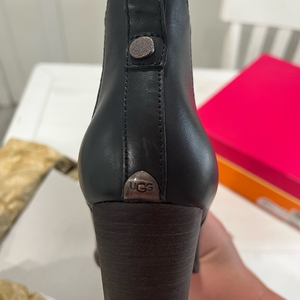 Ugg Poppy boots - Picture 3 of 7